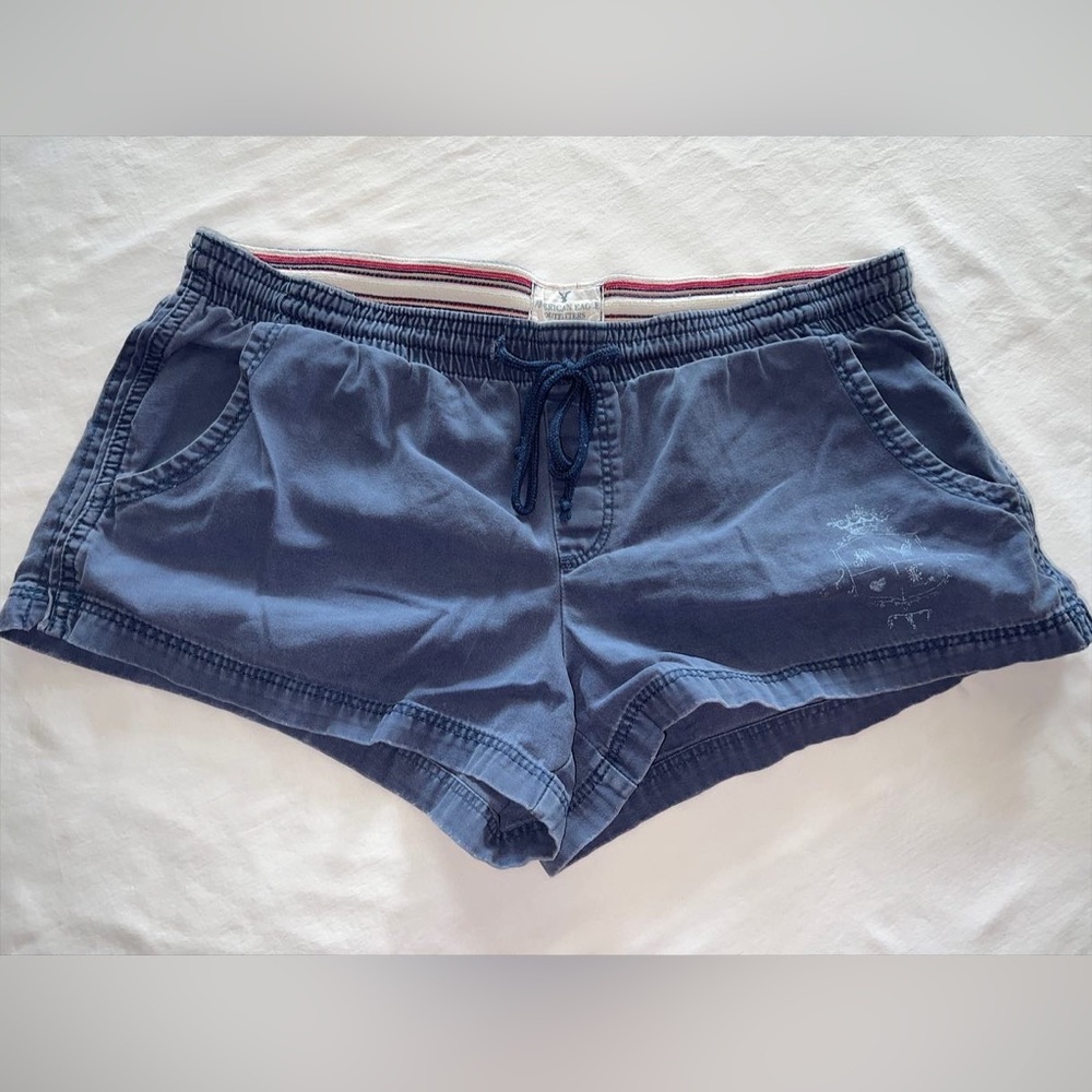 American Eagle Women’s Shorts. Large.